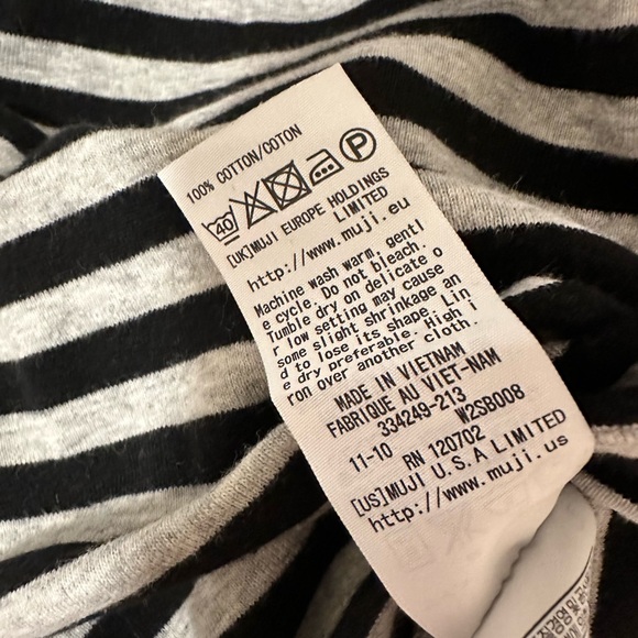 Soft top from muji - Picture 2 of 2